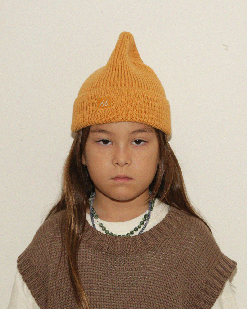 POINT BEANIE - GOLDEN YELLOW