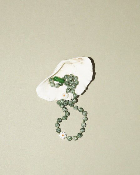 FLOWERS WITH GREEN SPOT JASPER