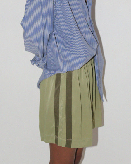 SIENNA SHORT <BR> MOSS AND OLIVE