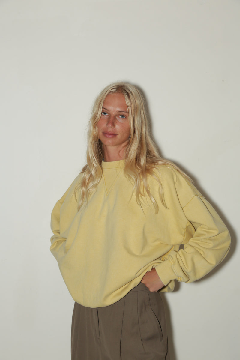 WOMENS LOGO SWEATSHIRT <BR> YELLOW