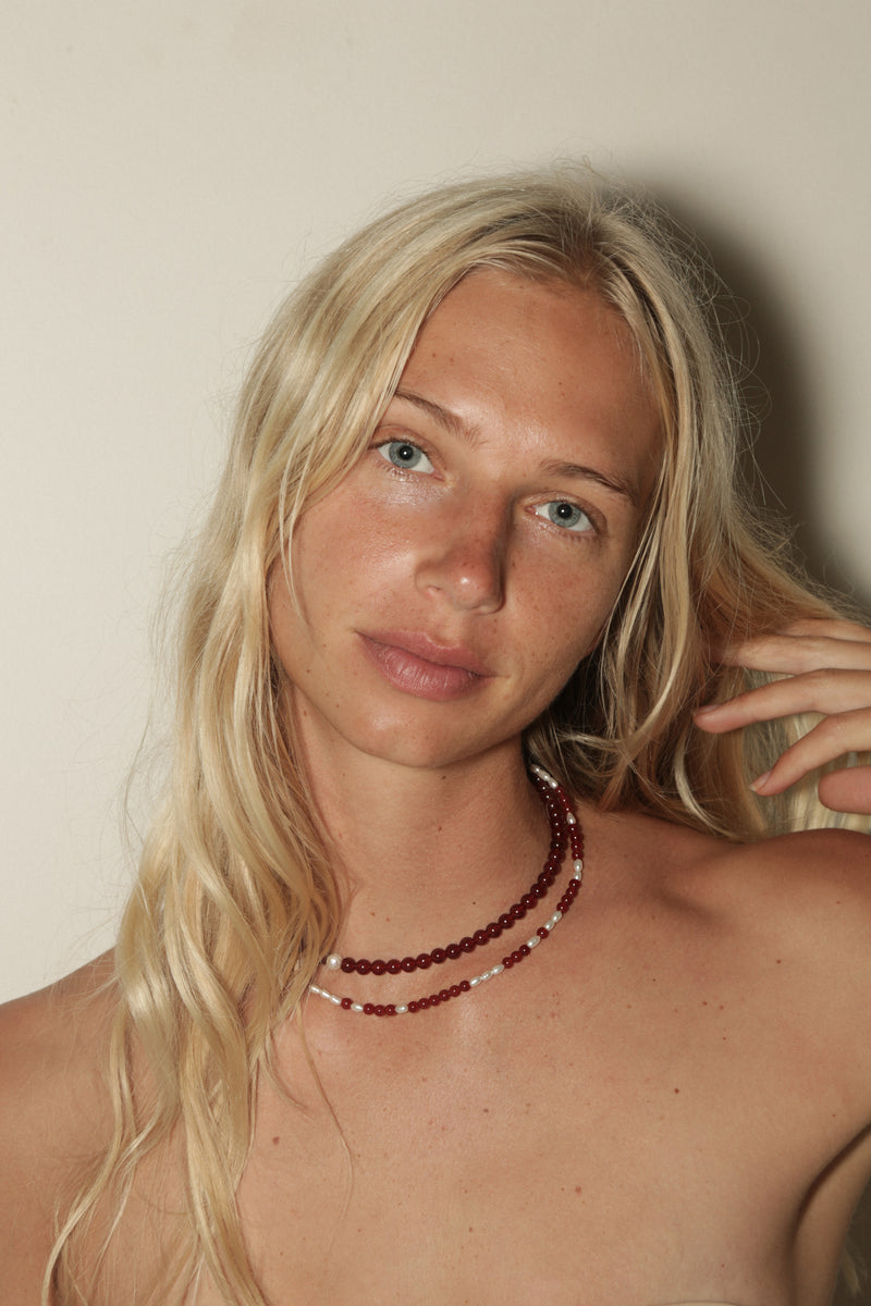 RED AGATE WITH MIXED PEARLS
